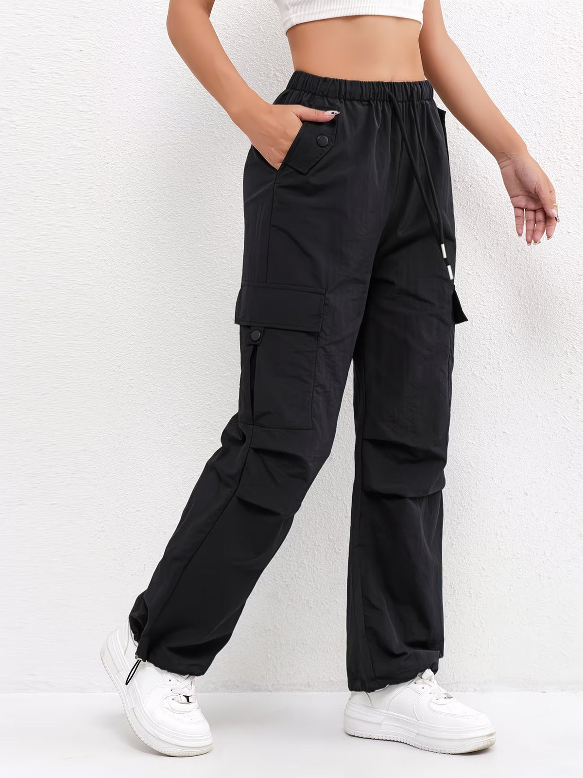 Pantalones cargo holgados con cintura elástica y bajo con cordón