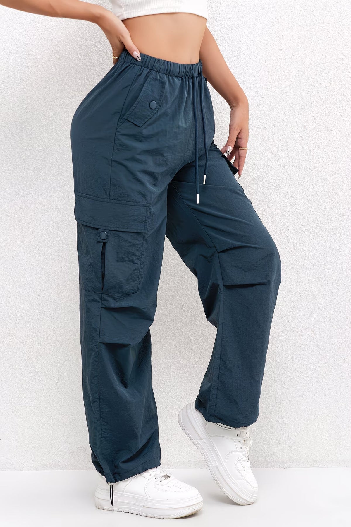 Pantalones cargo holgados con cintura elástica y bajo con cordón