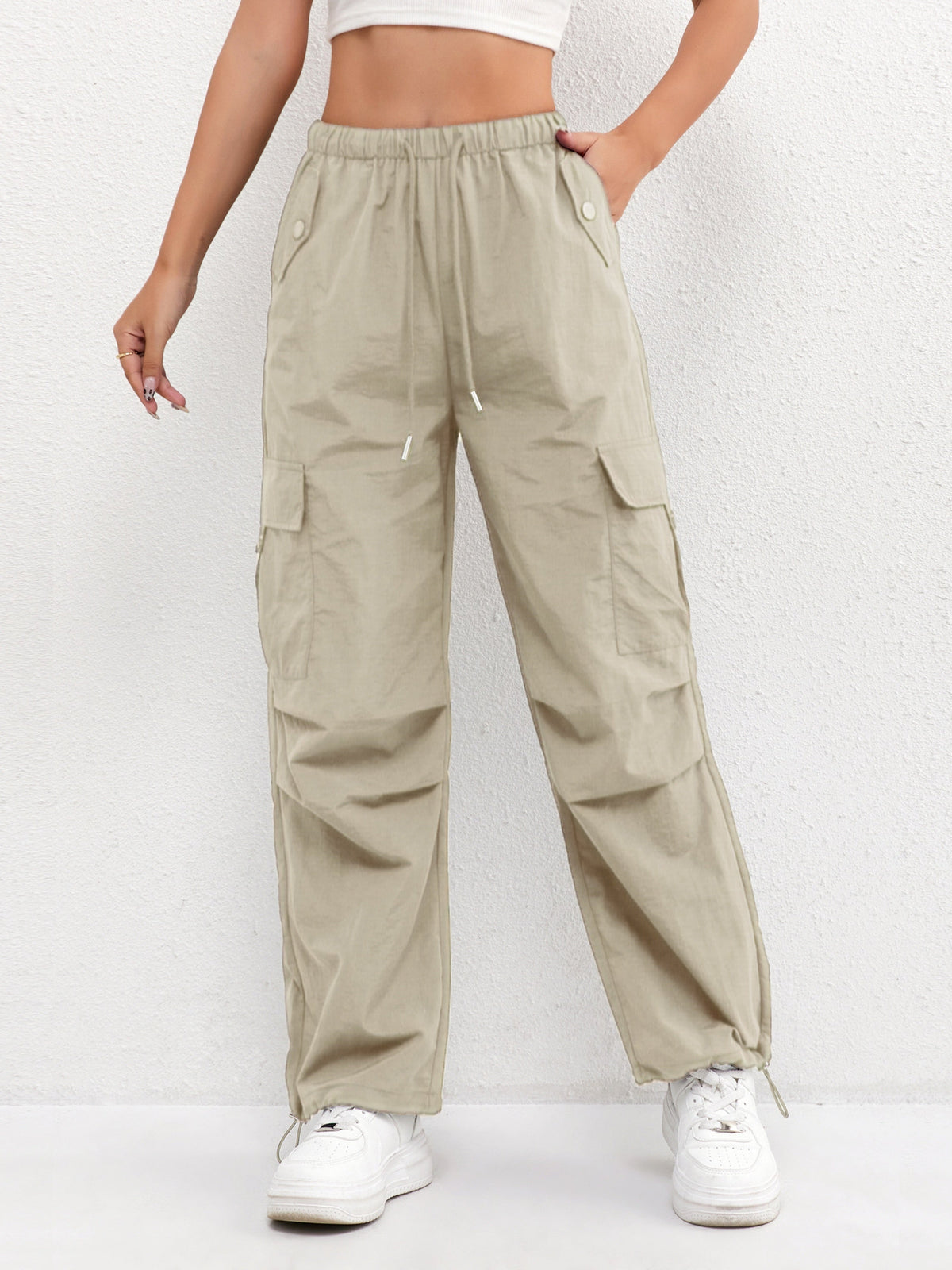 Pantalones cargo holgados con cintura elástica y bajo con cordón