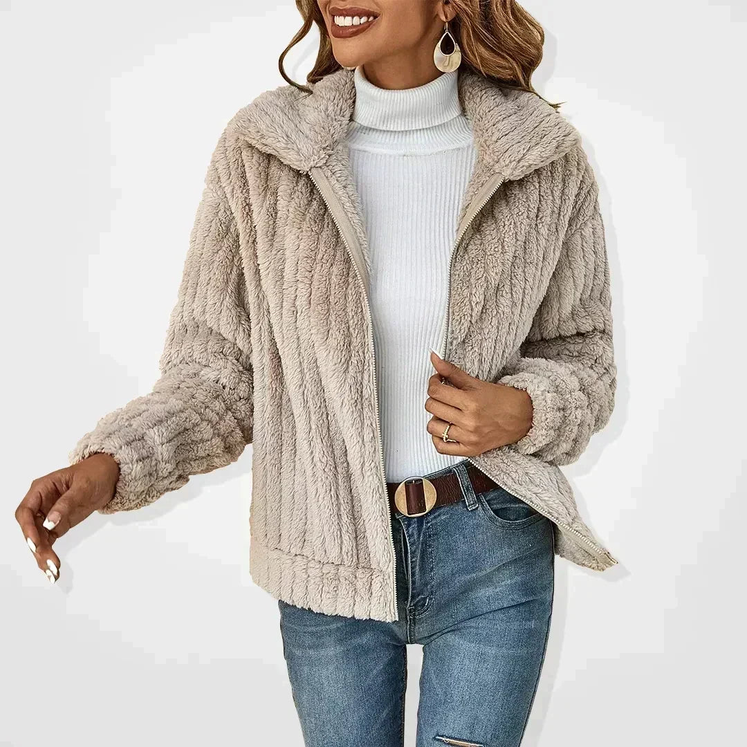 Chaqueta texturizada y acogedora para mujer