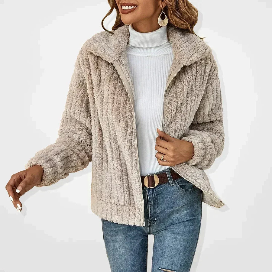 Chaqueta texturizada y acogedora para mujer