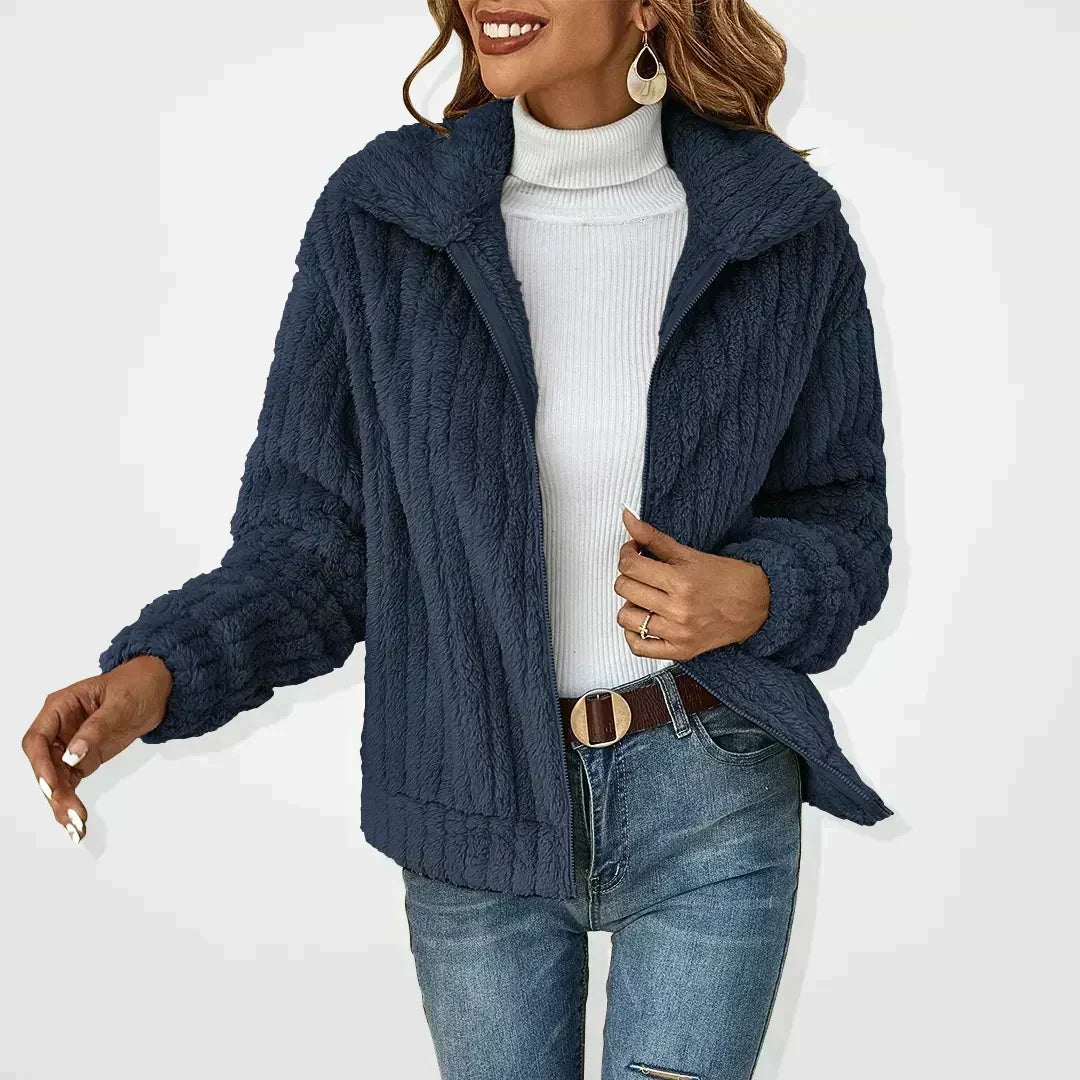 Chaqueta texturizada y acogedora para mujer