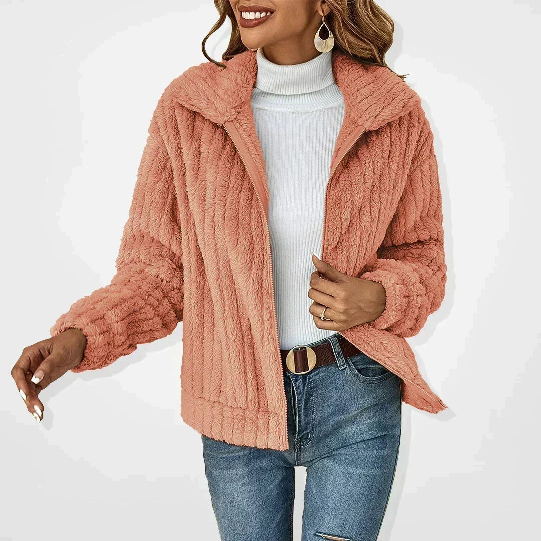 Chaqueta texturizada y acogedora para mujer