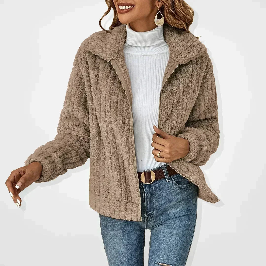 Chaqueta texturizada y acogedora para mujer