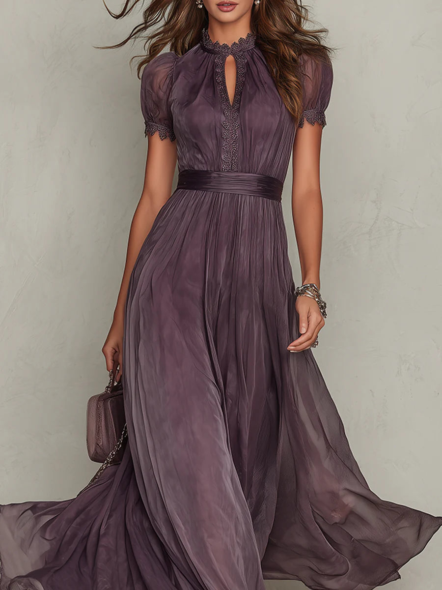 Vestido largo elegante de gasa malva con encaje y cinturón de satén