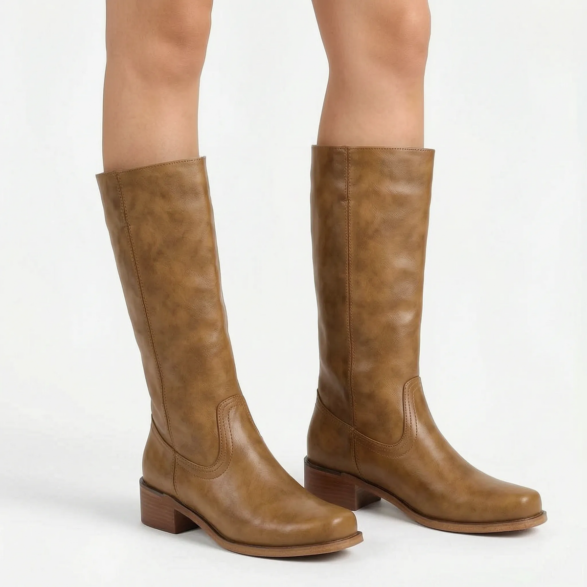 Botas altas hasta la rodilla color camel con tacón ancho