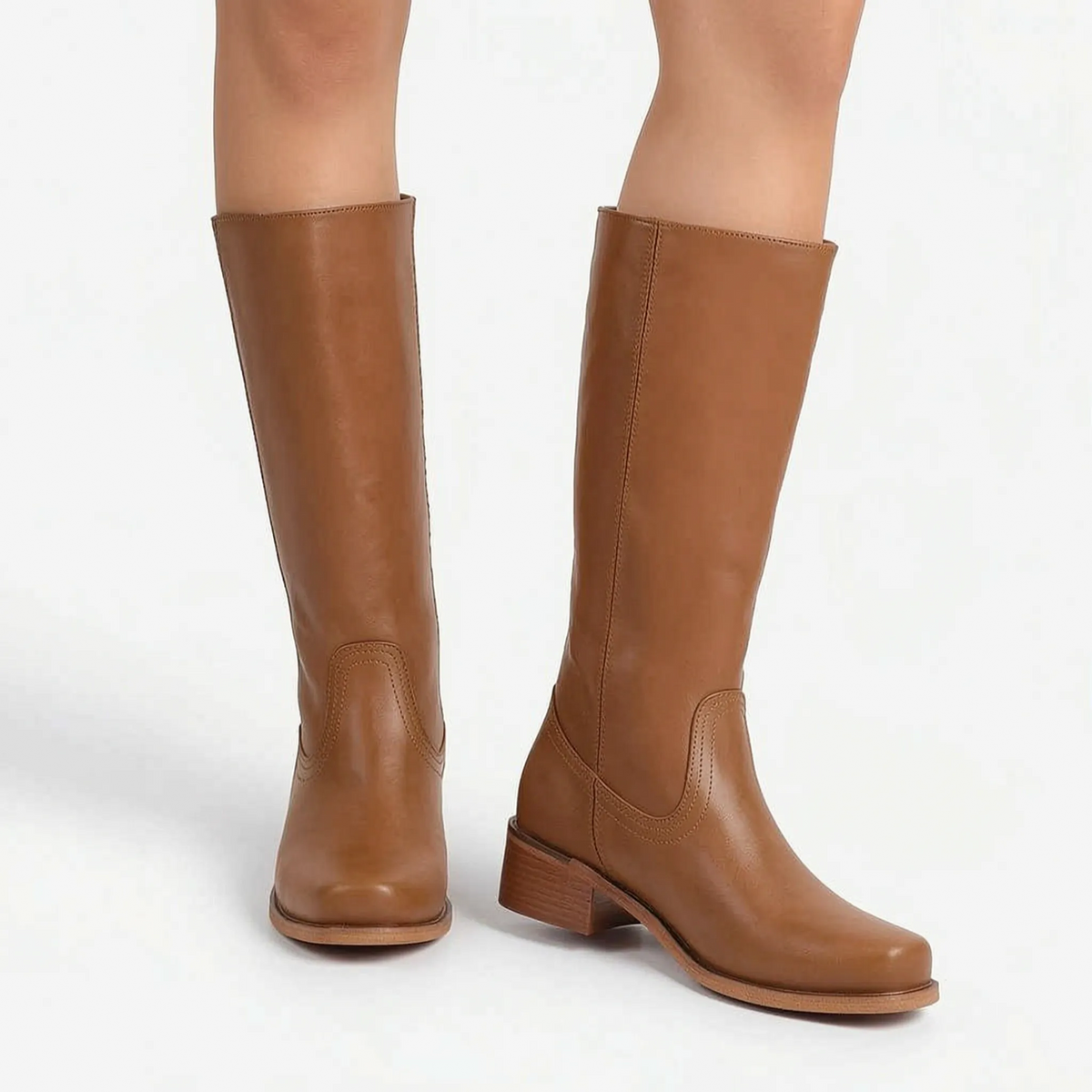 Botas altas hasta la rodilla color camel con tacón ancho