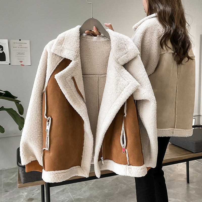 Abrigo de borreguillo con cuello amplio estructurado