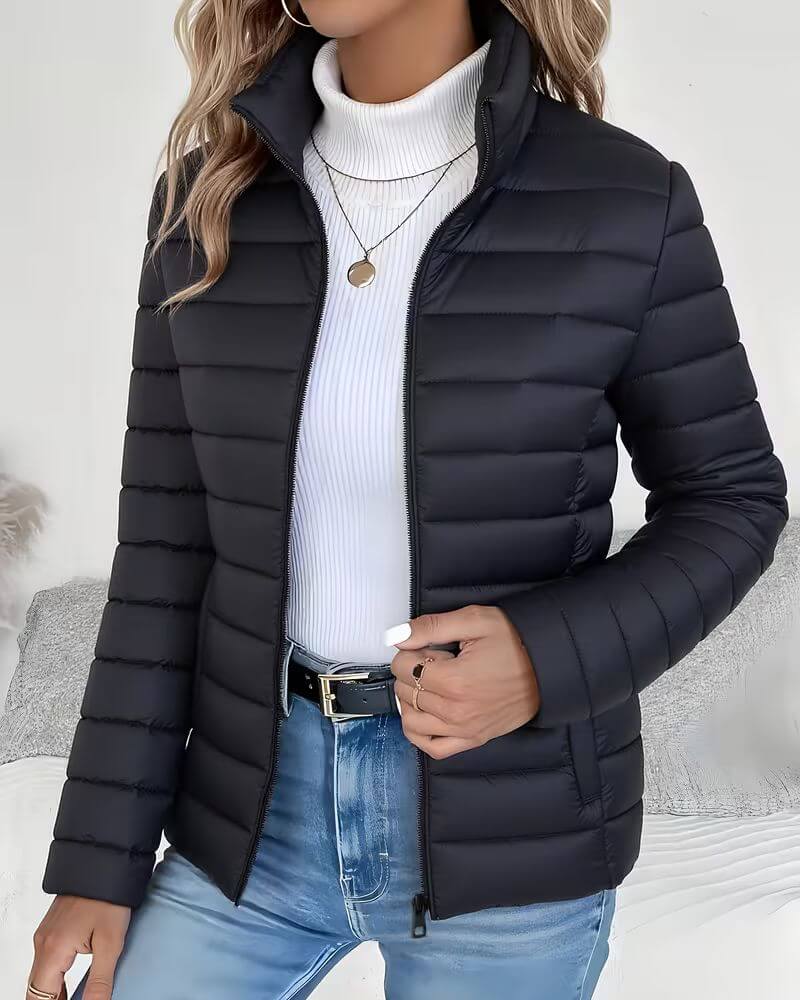 Chaqueta acolchada ligera con cuello alto