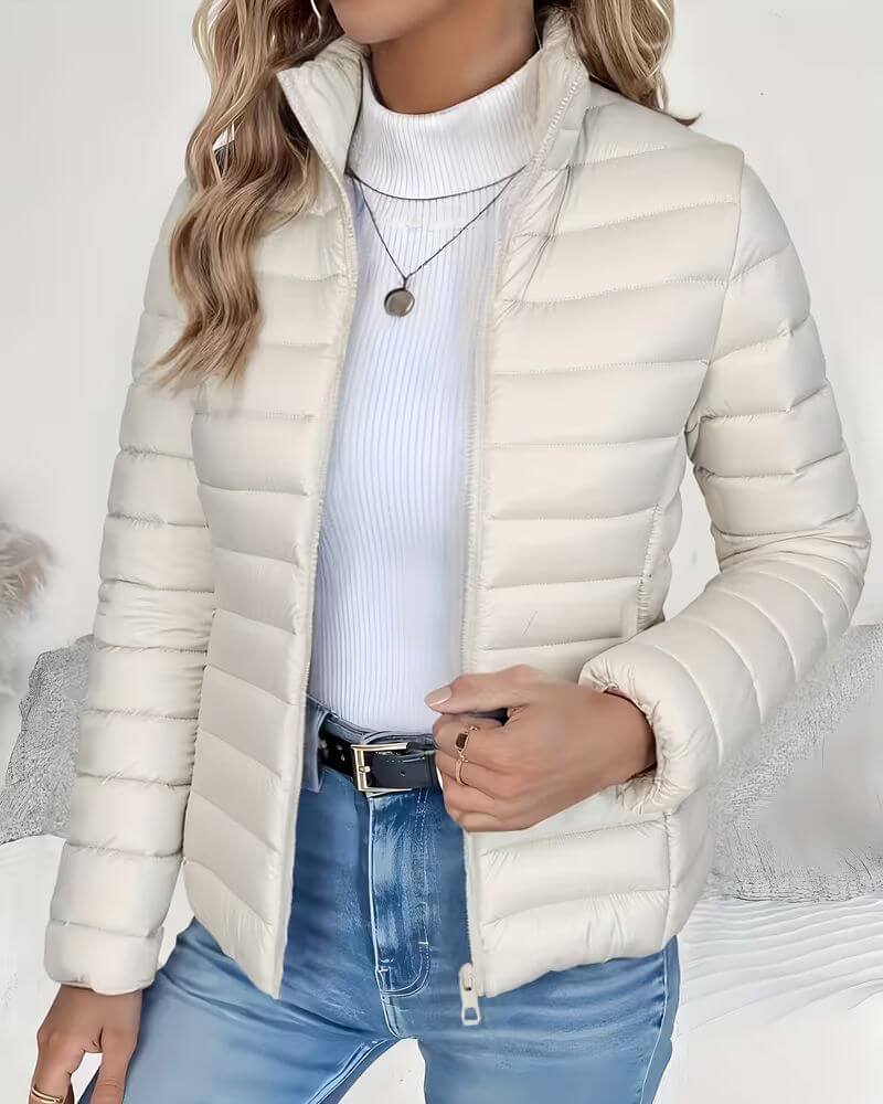 Chaqueta acolchada ligera con cuello alto