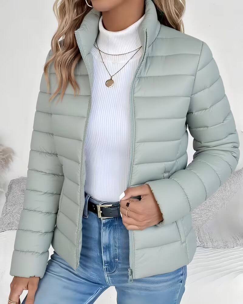 Chaqueta acolchada ligera con cuello alto