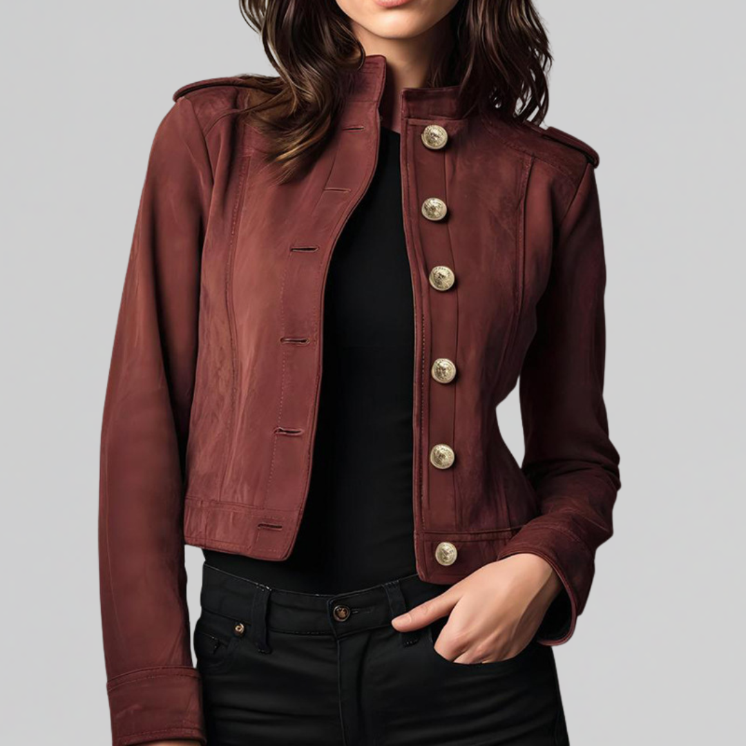Chaqueta corta de estilo militar con cuello alto